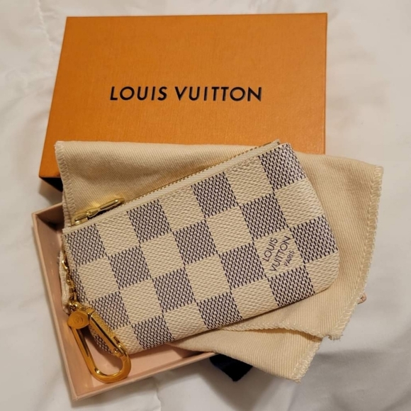 Key Pouch - Picture 1 of 7